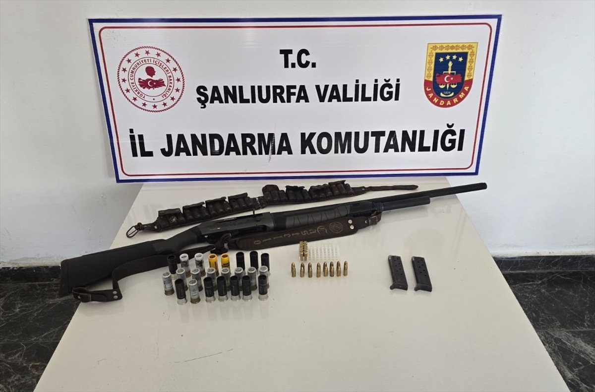Şanlıurfa'da silah kaçakçılığı operasyonunda 4 şüpheli gözaltına alındı. Adreslerde yapılan...