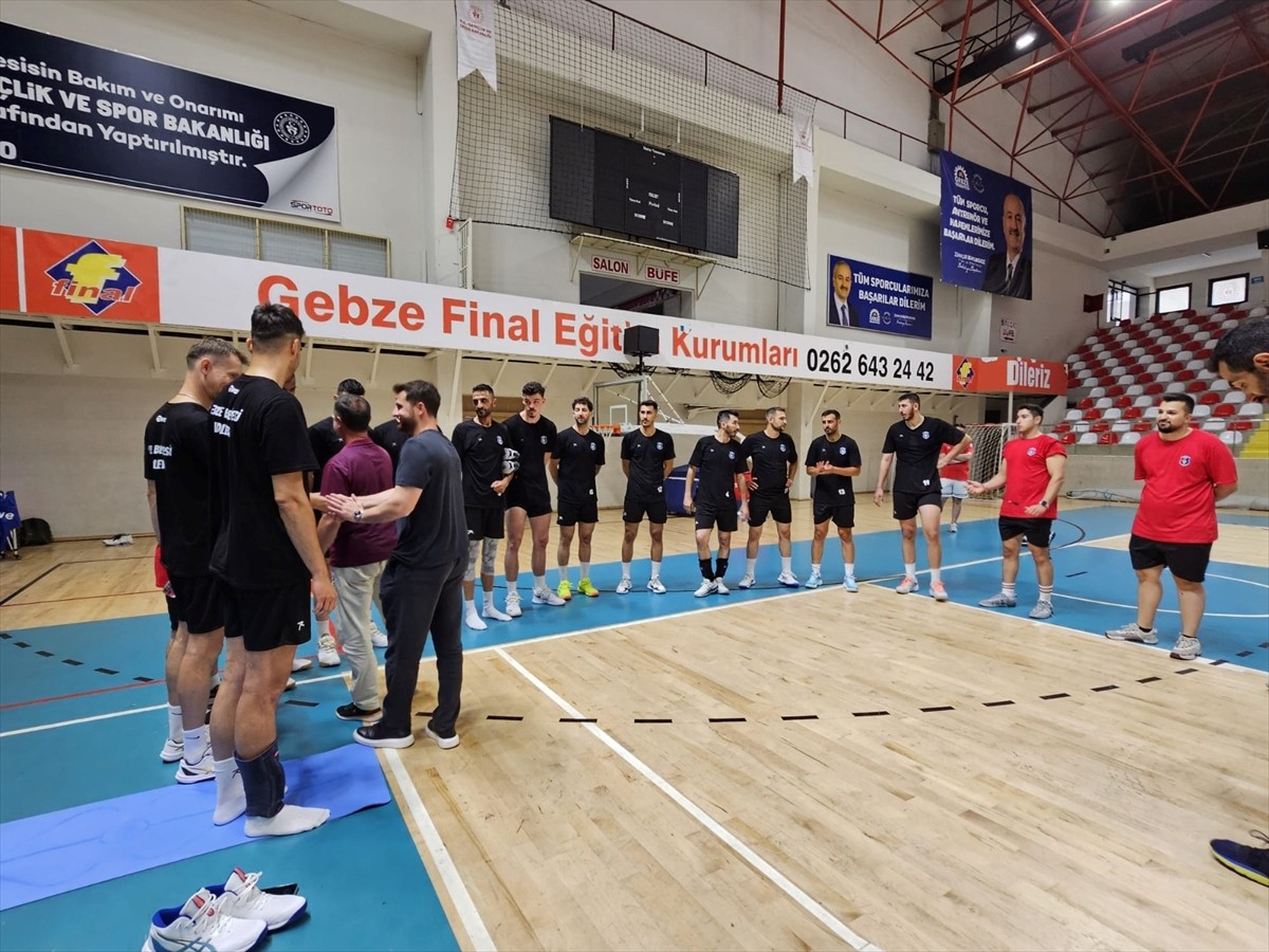 SMS Grup Efeler Ligi'nin yeni takımlarından Gebze Belediyespor, 2025-2026 sezonu hazırlıklarına...