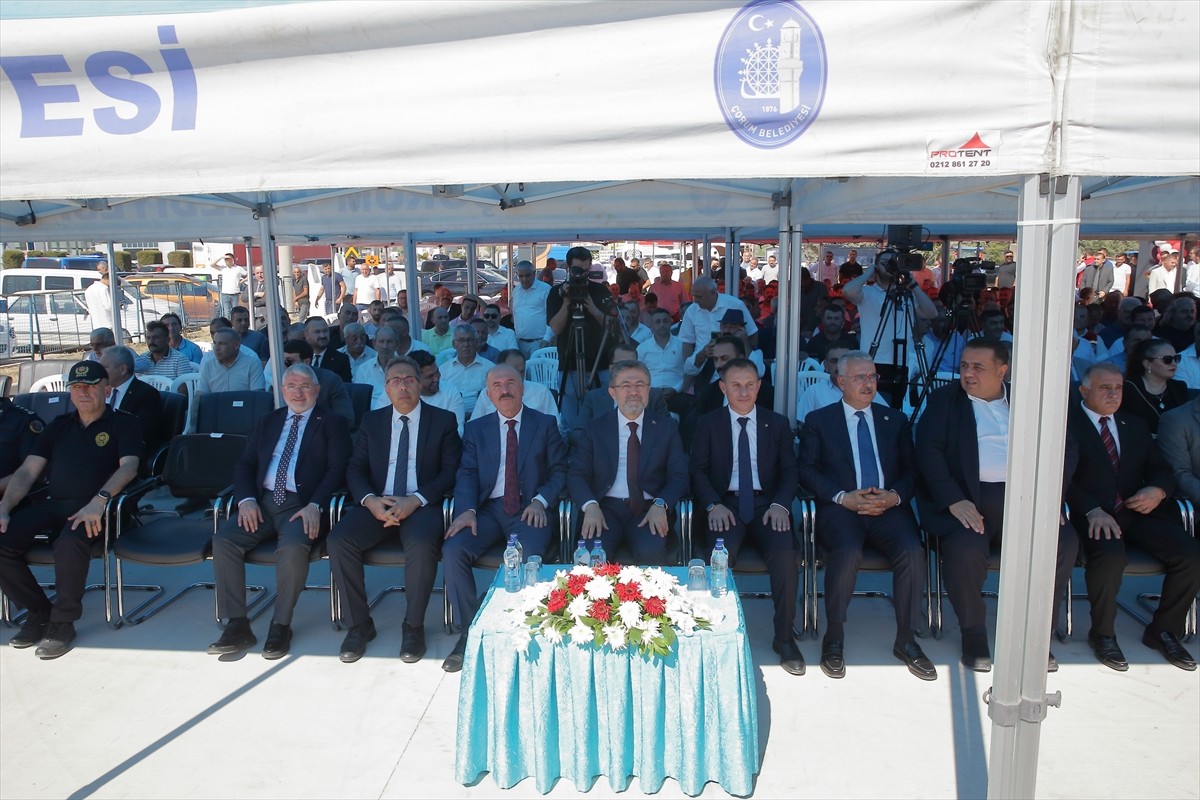 Tarım ve Orman Bakanı İbrahim Yumaklı, Çorum Damızlık Sığır Yetiştiricileri Birliğinin yeni hizmet...