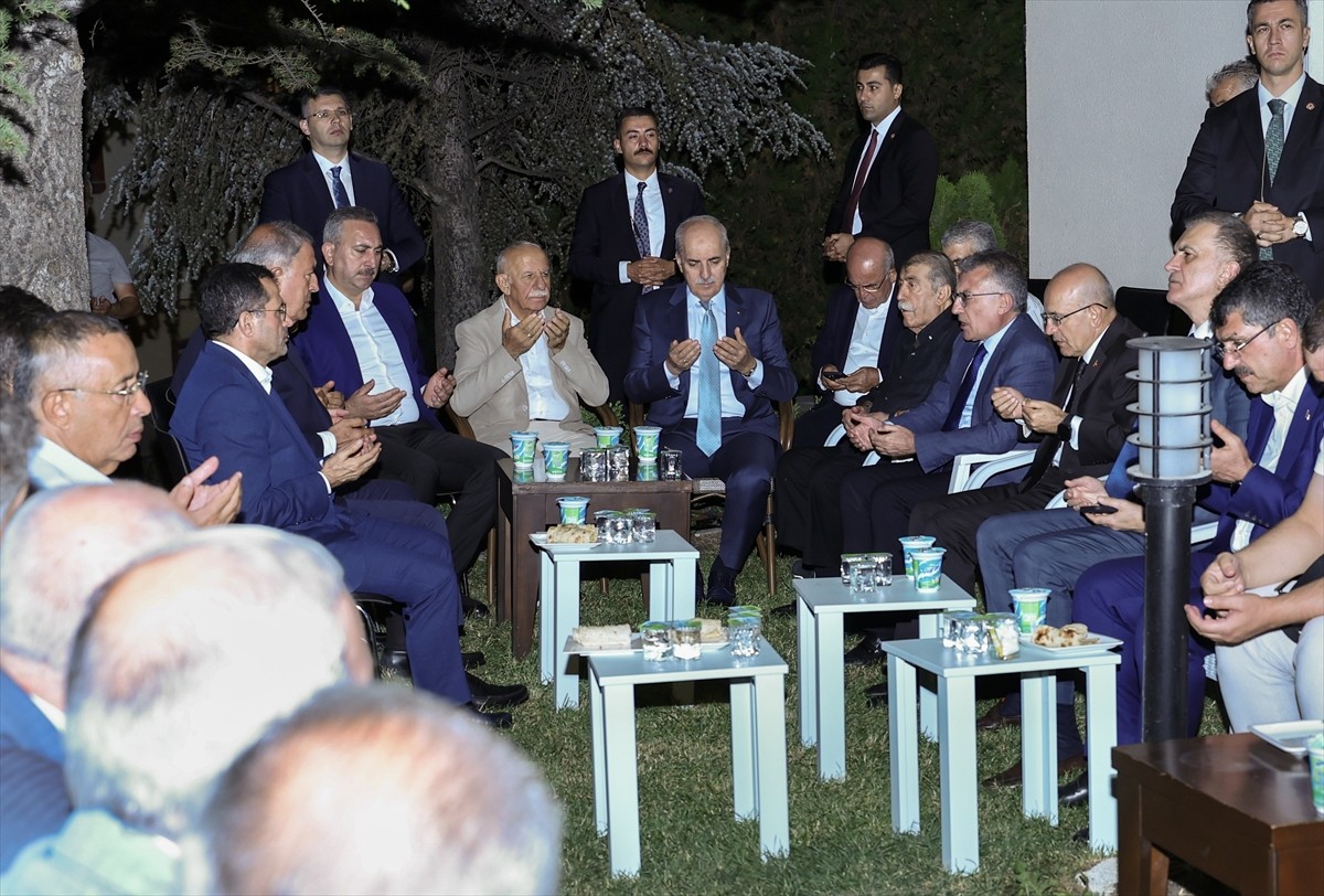 TBMM Başkanı Numan Kurtulmuş, Hazine ve Maliye Bakanı Mehmet Şimşek'e ağabeyi Nazmi Şimşek'in...