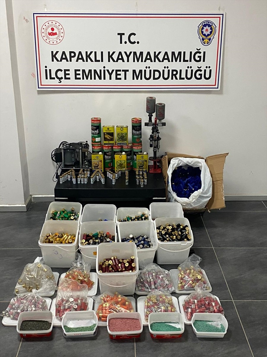 Tekirdağ'da sosyal medya üzerinden barut ve av fişeği ticareti yapan şüpheli gözaltına alındı. ...