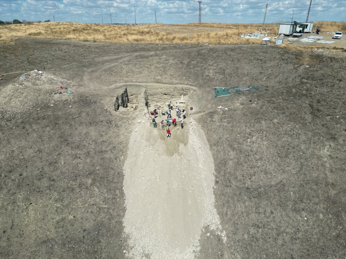 Tekirdağ'ın Marmaraereğlisi ilçesinde yer alan 5 bin yıllık Perinthos Antik Kenti'nde kazı...