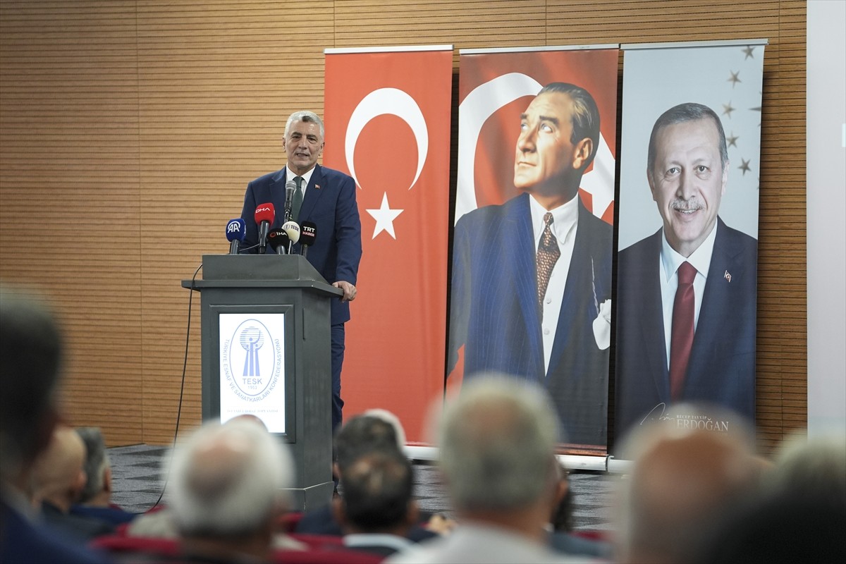 Ticaret Bakanı Ömer Bolat, Gaziosmanpaşa Hükümet Konağı'nda düzenlenen Türkiye Esnaf ve...