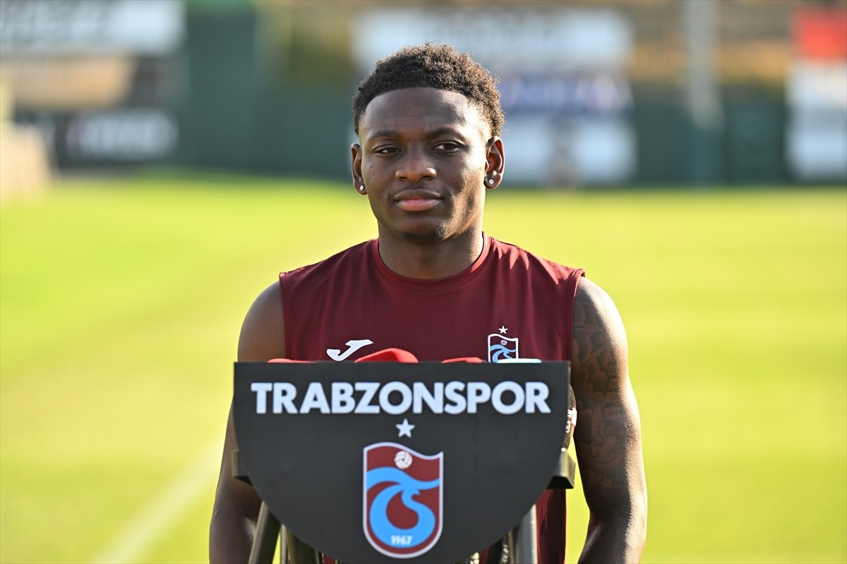 Trabzonspor'un yeni transferlerinden Kazeem Olaigbe, Hesap.com Antalyaspor ile yapacağı maçın...