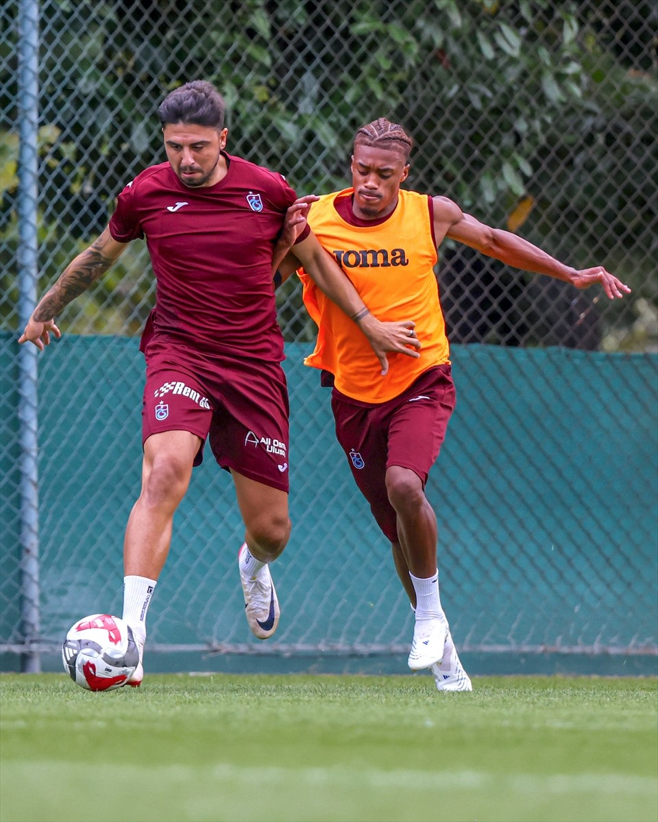 Trabzonspor, sezon hazırlıklarını çift antrenmanla devam etti. 