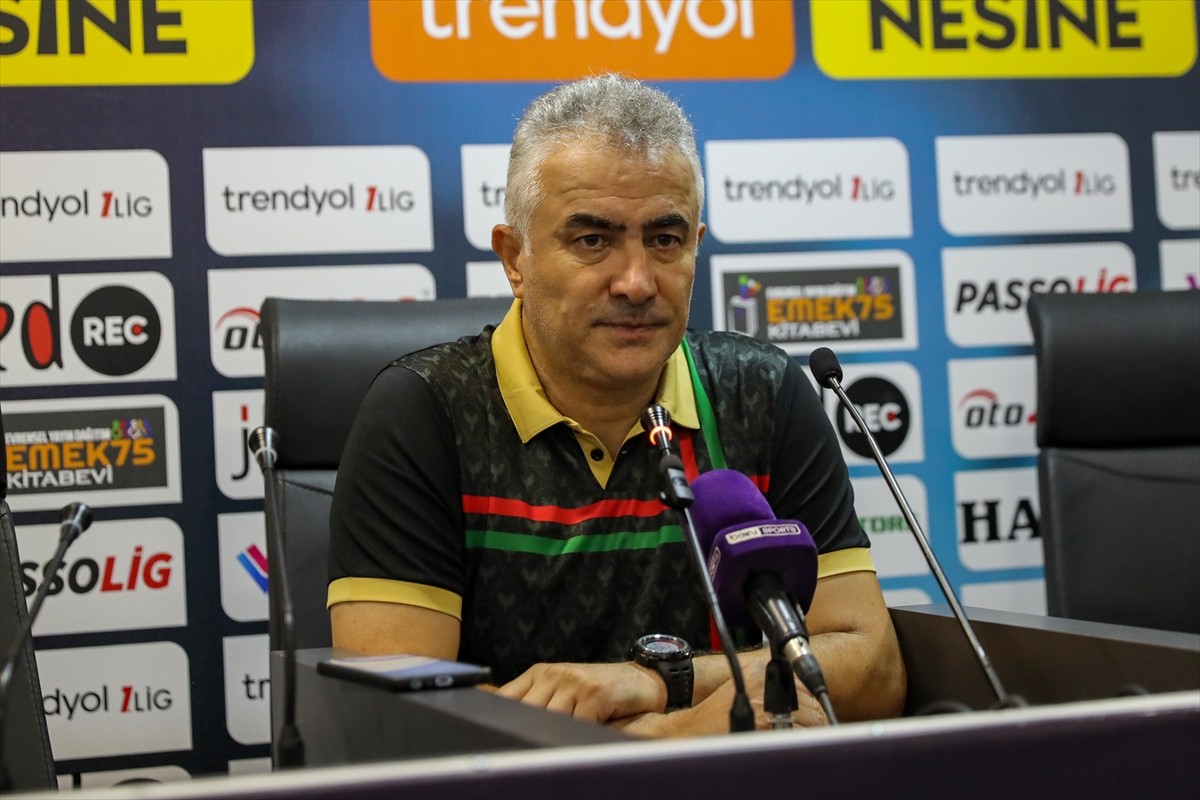 Trendyol 1. Lig'in 2. haftasında konuk ettiği Erzurumspor FK ile 2-2 berabere kalan Amed Sportif...