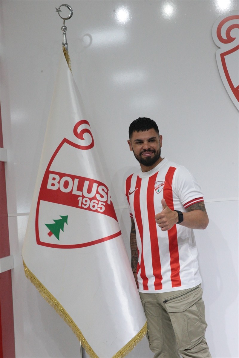 Trendyol 1. Lig ekiplerinden Boluspor, Brezilyalı defans oyuncusu Lucas Lima ile 2 yıllık sözleşme...