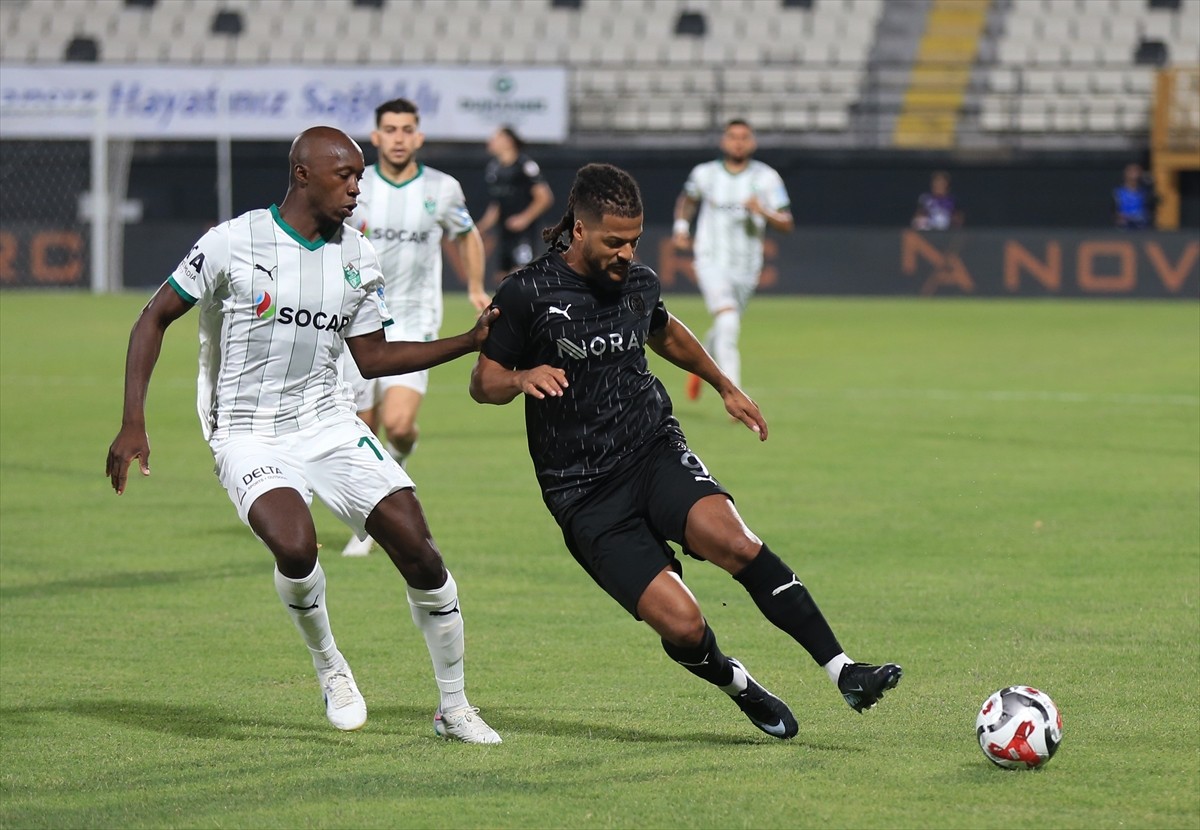 Trendyol 1. Lig’in 4. haftasında Manisa FK ile Alagöz Holding Iğdır FK, Manisa 19 Mayıs Stadı’nda...