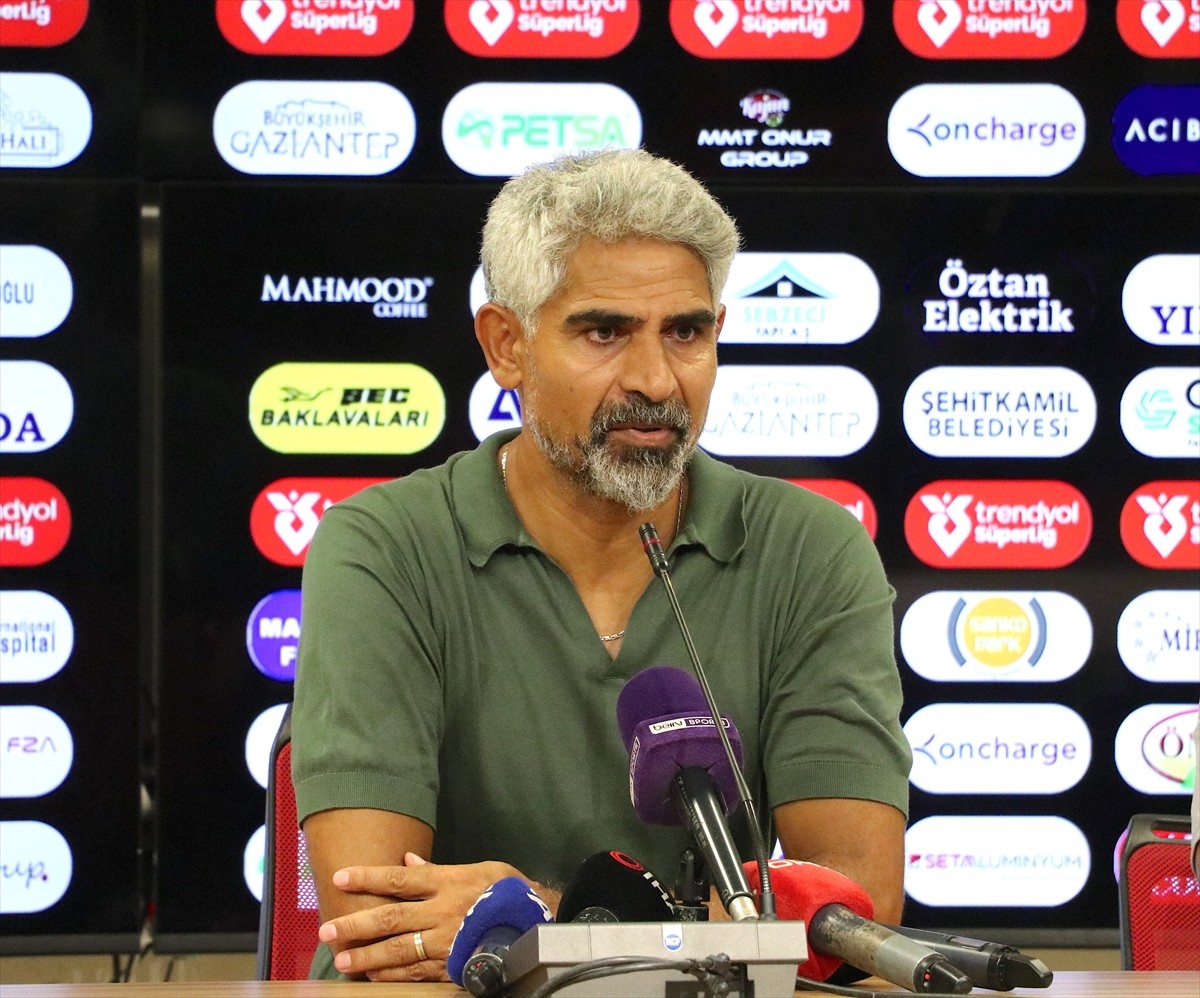 Trendyol Süper Lig'in açılış maçında Galatasaray'a 3-0 mağlup olan Gaziantep FK'nin teknik...