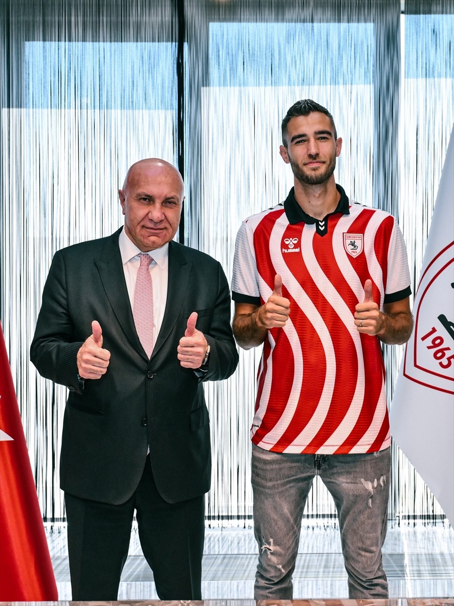 Trendyol Süper Lig ekiplerinden Samsunspor, Hırvat futbolcu Toni Borevkovic'i renklerine kattı....