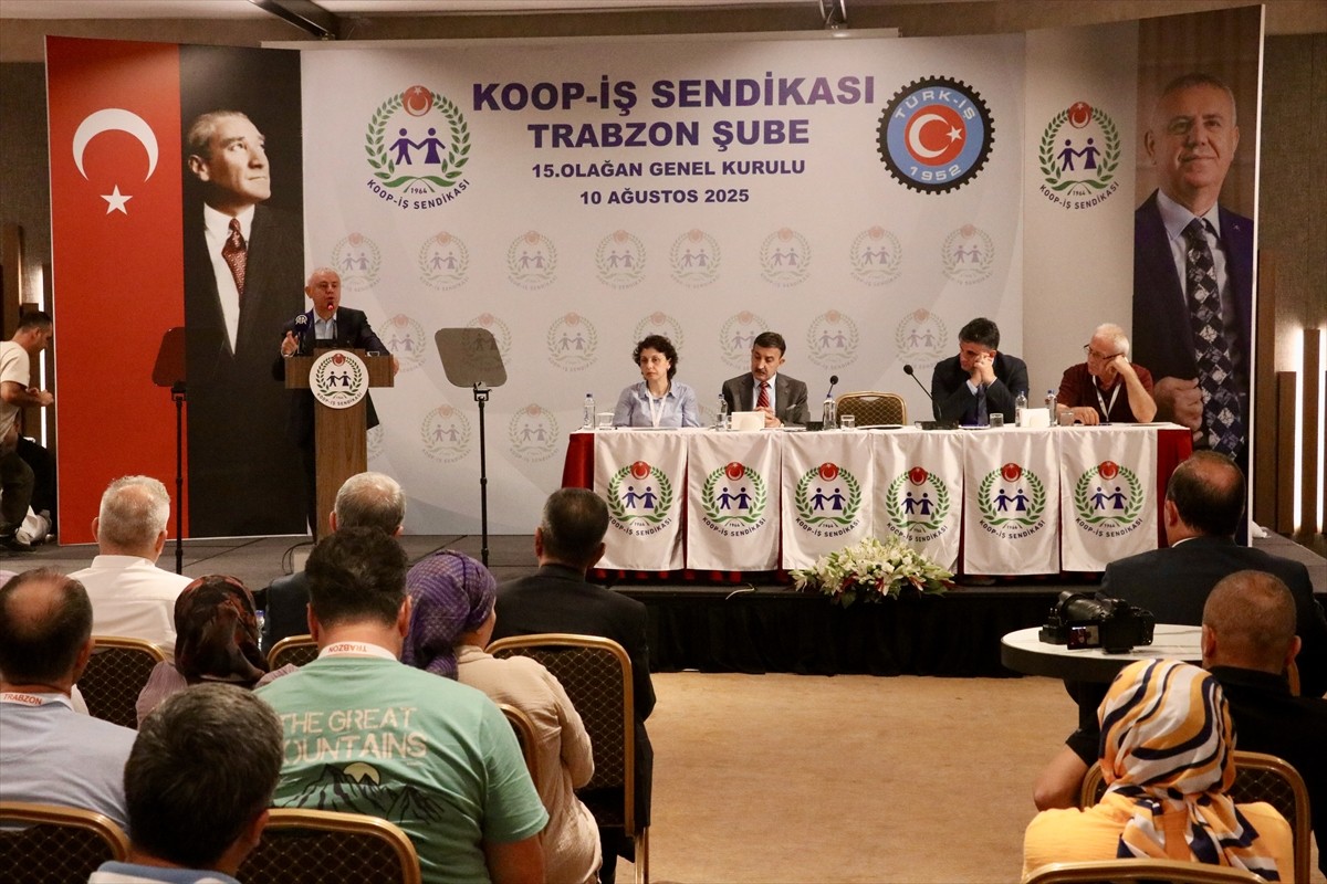 TÜRK-İŞ Genel Başkan Yardımcısı ve Koop-İş Sendikası Genel Başkanı Eyüp Alemdar, kentte bir otelde...