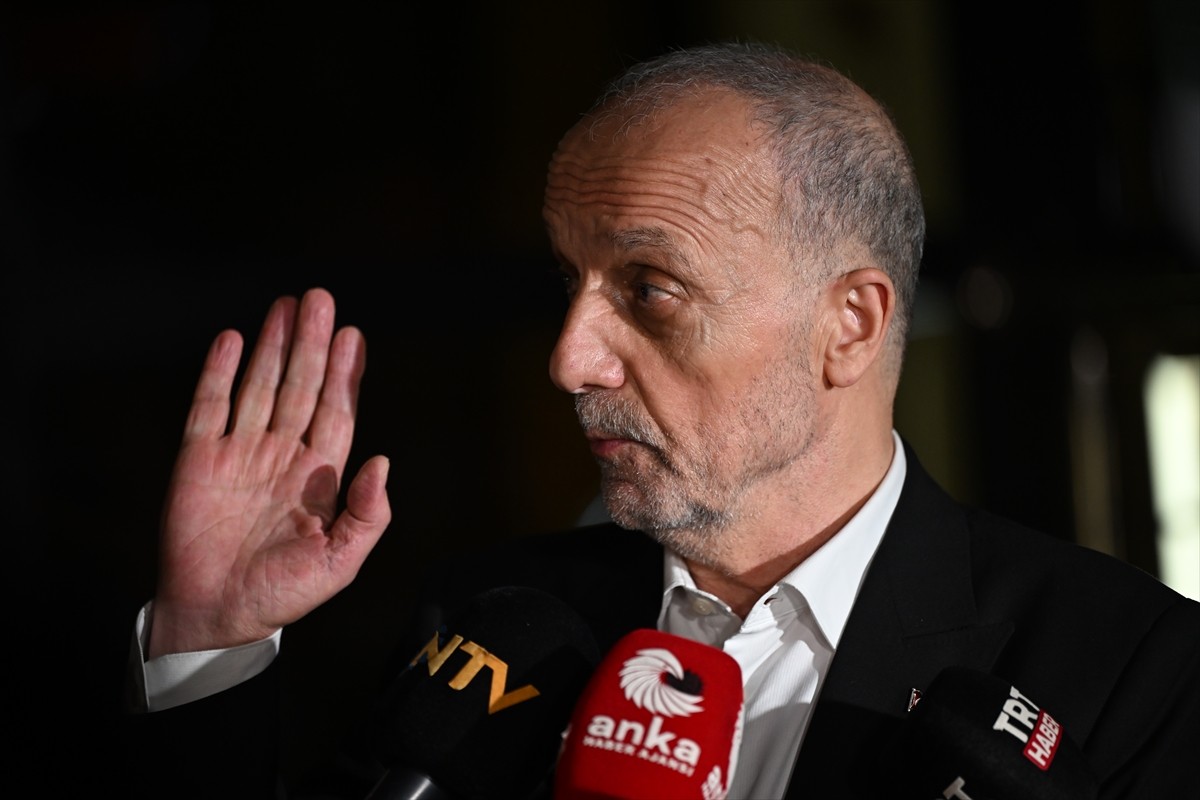 TÜRK-İŞ Genel Başkanı Ergün Atalay (fotoğrafta), Türkiye Enerji, Su ve Gaz İşçileri Sendikası...