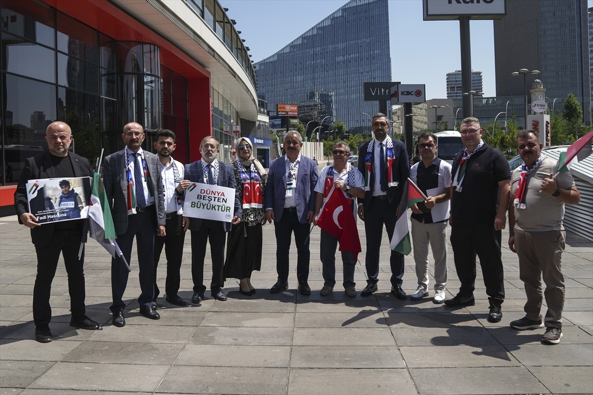 Türkiye Basın Federasyonu üyeleri, İsrail'in Gazze'deki saldırıları ve bu saldırıları...