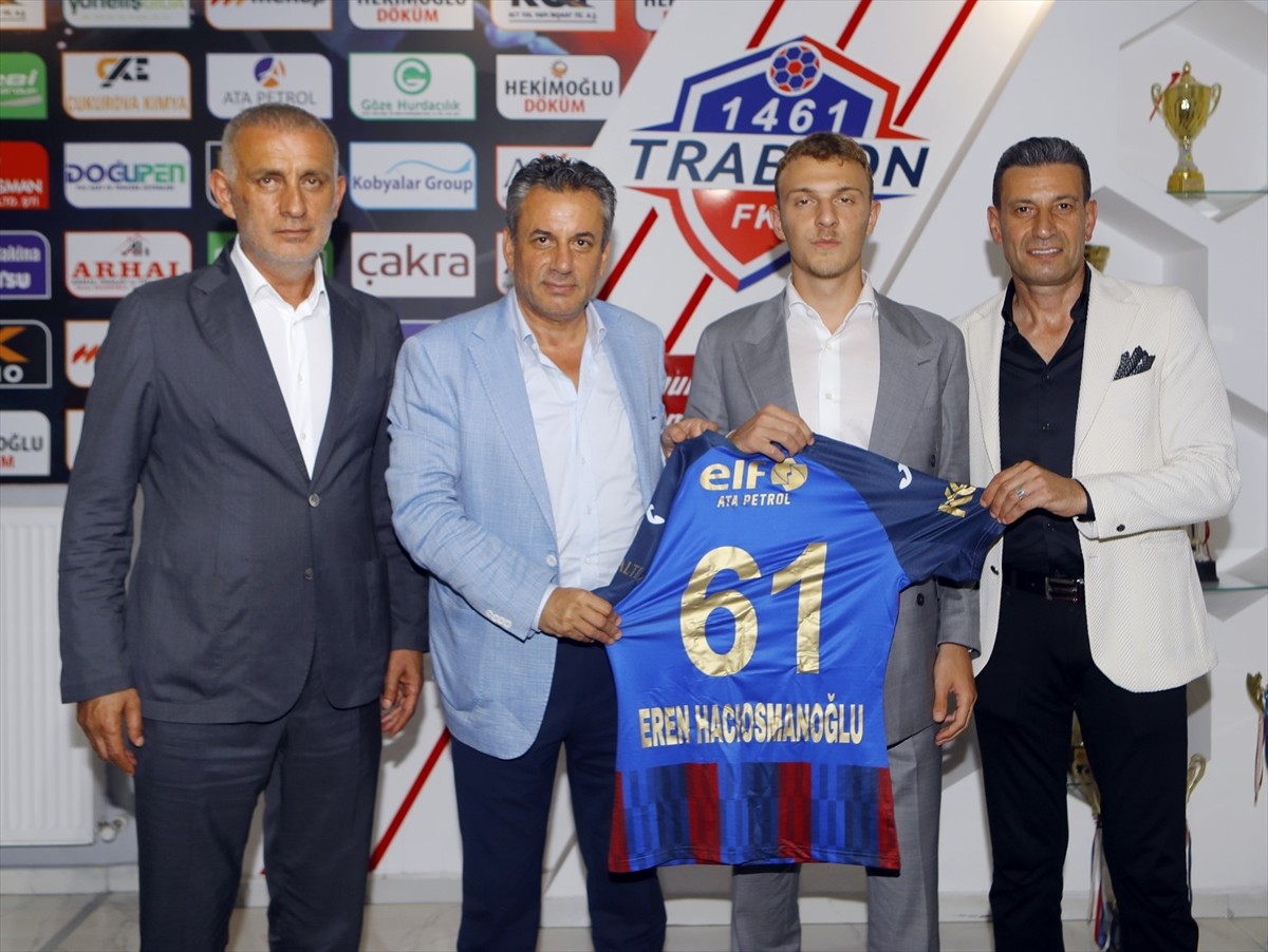 Türkiye Futbol Federasyonu (TFF) Başkanı İbrahim Hacıosmanoğlu (solda), Nesine 2. Lig...