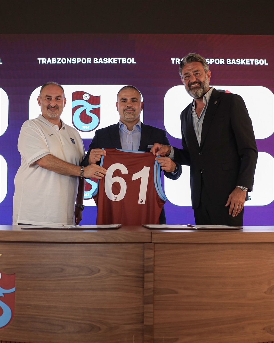 Türkiye Sigorta Basketbol Süper Ligi ekiplerinden Trabzonspor'un otomotiv sponsoru Yeniköy Motors...