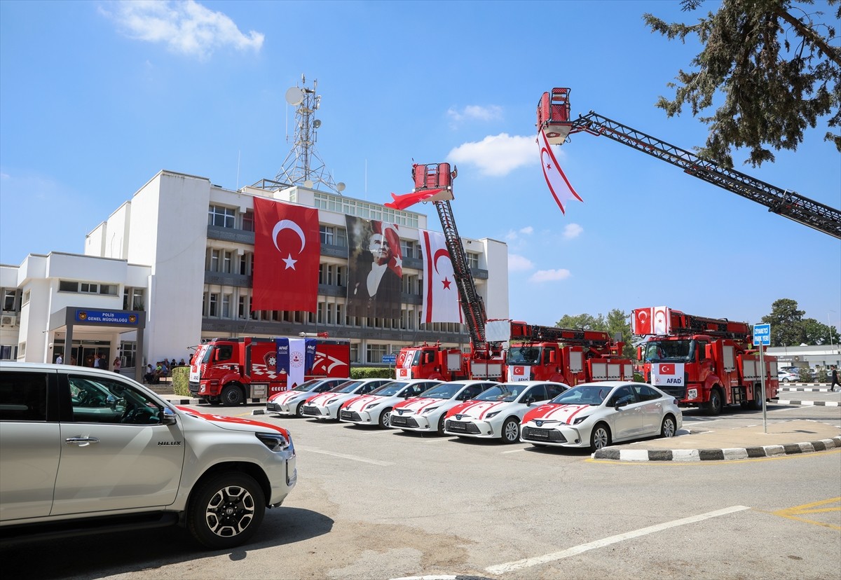 Türkiye tarafından hibe edilen 29 itfaiye ve polis hizmet aracı, Kuzey Kıbrıs Türk Cumhuriyeti...