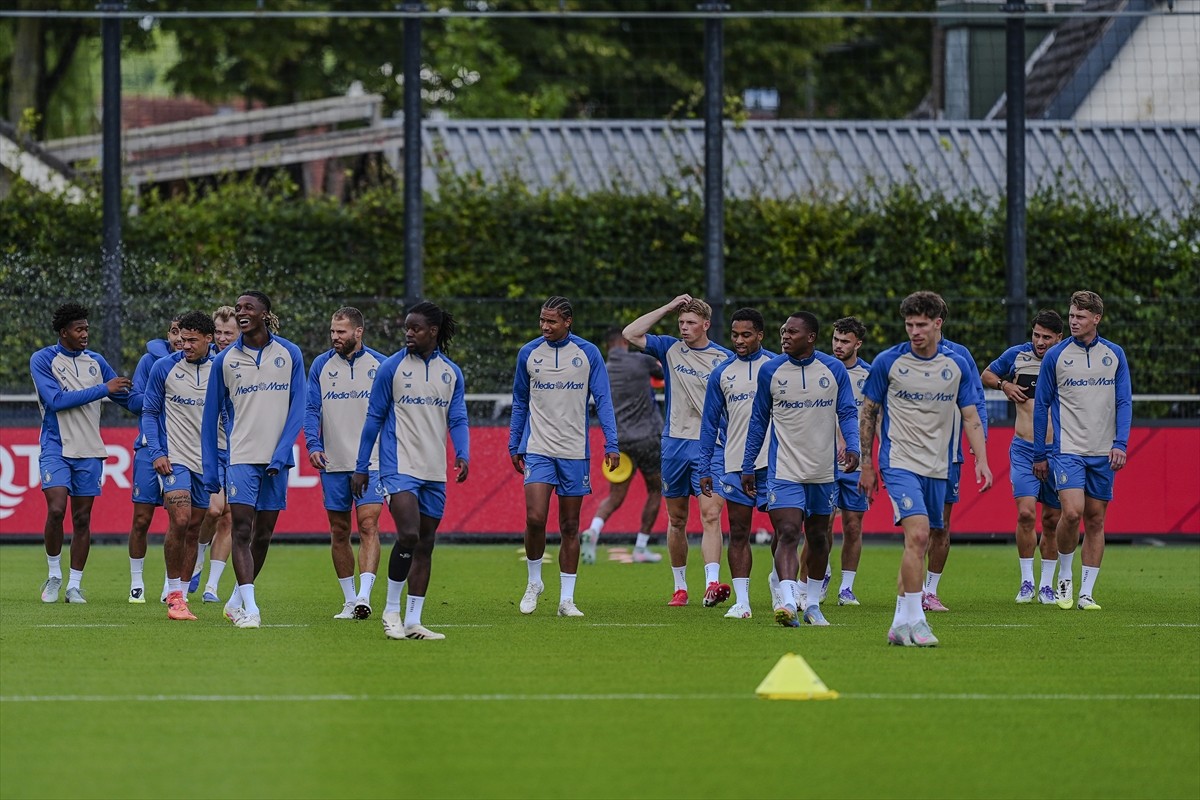 UEFA Şampiyonlar Ligi 3. eleme turu ilk maçında yarın Fenerbahçe'yi konuk edecek Feyenoord...