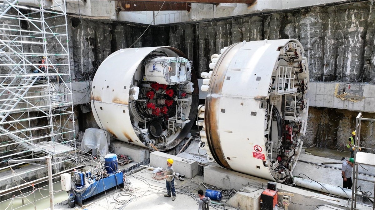 Ulaştırma ve Altyapı Bakanlığı ile Kocaeli Büyükşehir Belediyesi işbirliğinde başlatılan Körfezray...