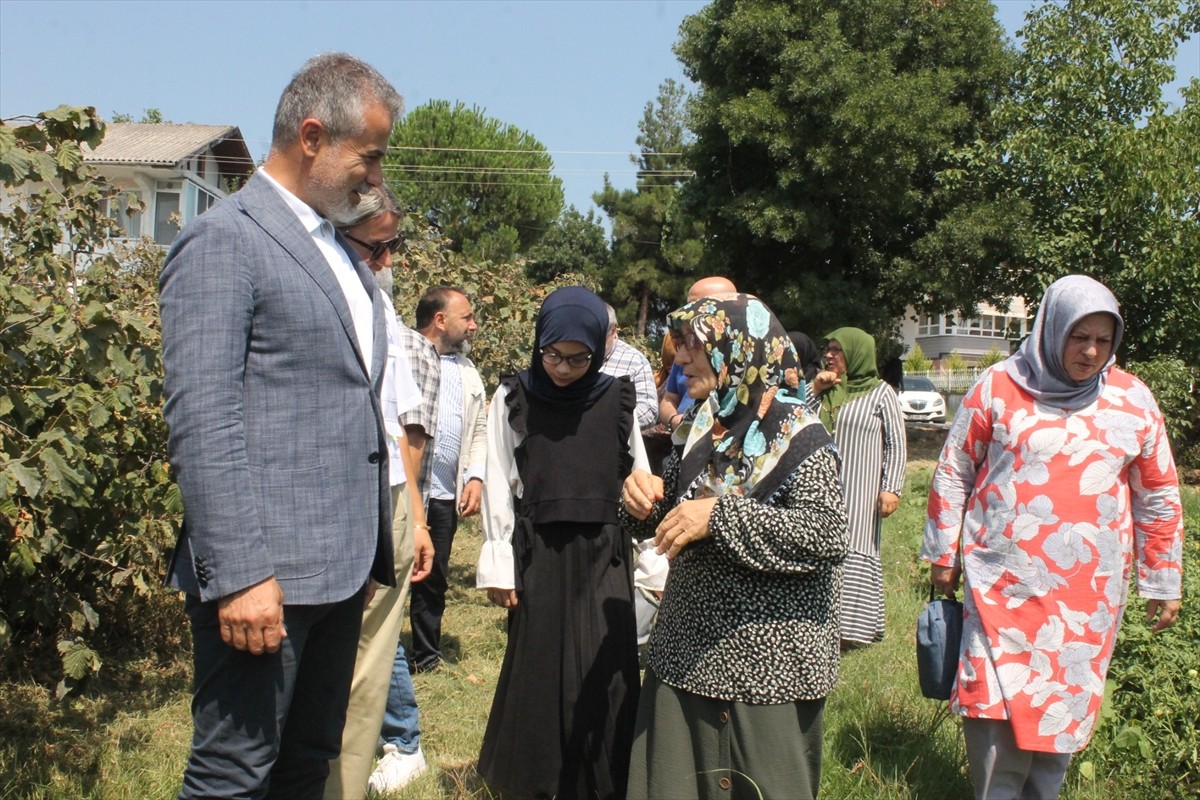 Yeniden Refah Partisi Genel Başkan Yardımcısı Suat Kılıç, Samsun'un 19 Mayıs ilçesinde, fındık...