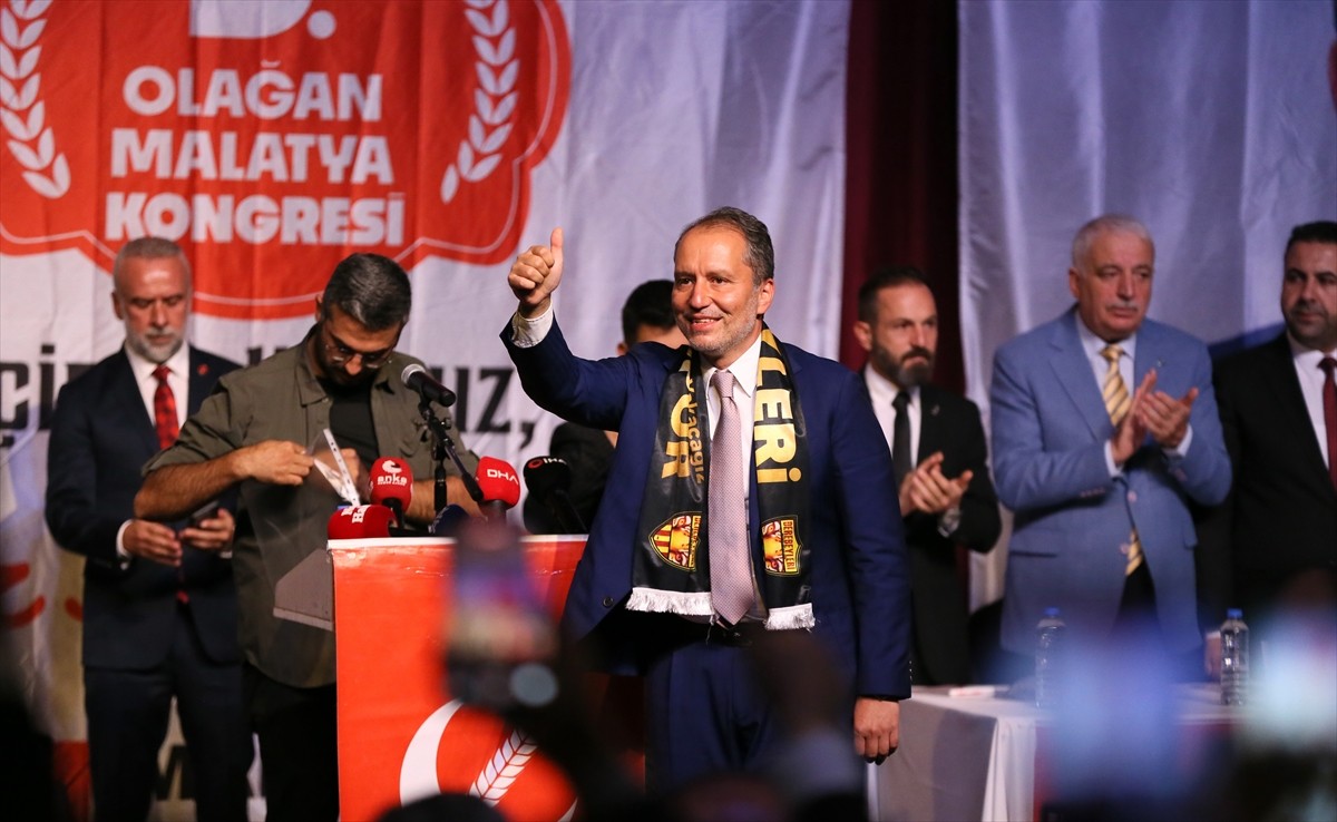 Yeniden Refah Partisi Genel Başkanı Fatih Erbakan, Kongre ve Kültür Merkezi'nde düzenlenen...