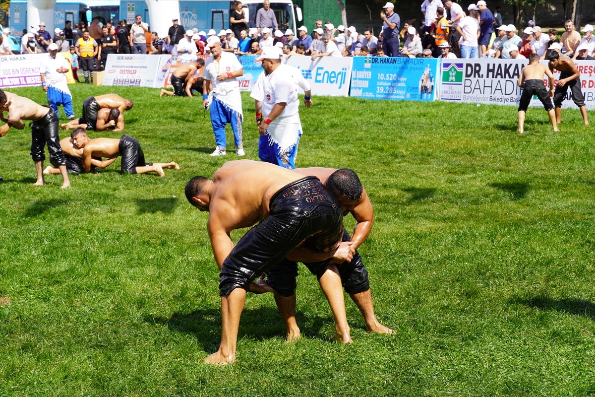 20. Geleneksel Bahçelievler Kocasinan Yağlı Güreşleri için, Ankara, Antalya, Balıkesir, Kocaeli ve...