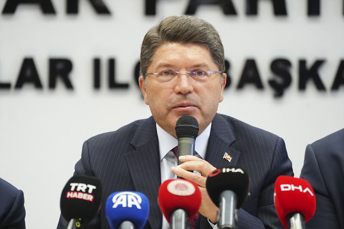 Adalet Bakanı Yılmaz Tunç, "Türkiye Yüzyılı Buluşmaları" kapsamında AK Parti Bağcılar İlçe...