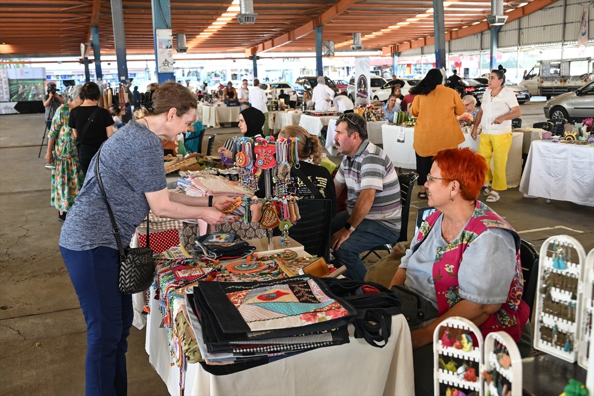 Adana'da, 2025 Uluslararası Kooperatifler Yılı kapsamında açılan Kadın Girişimci ve Çiftçi...