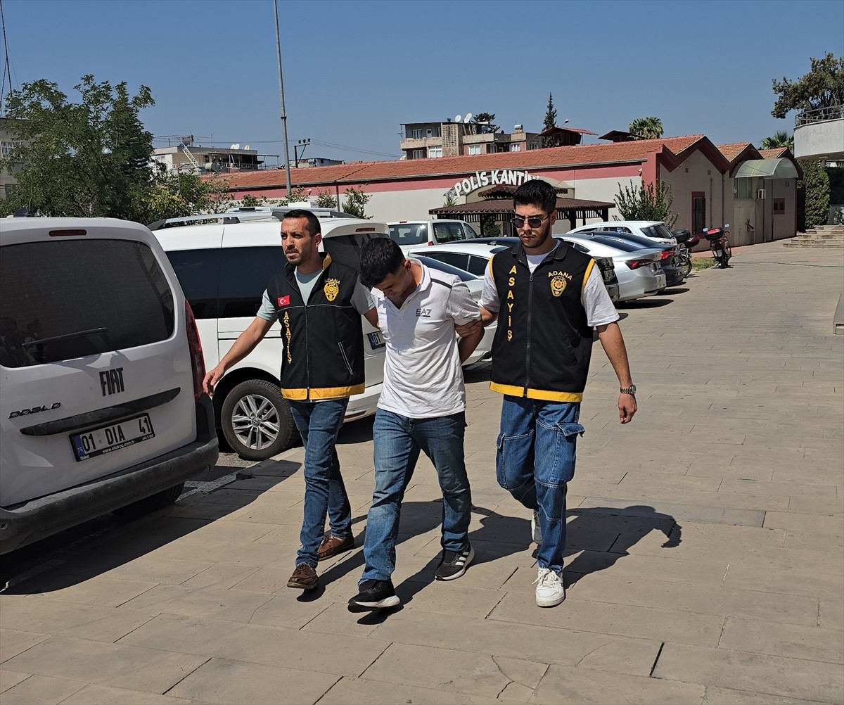 Adana'da iki iş yerinden hırsızlık yapan şüpheli polis ekiplerince yakalandı. 