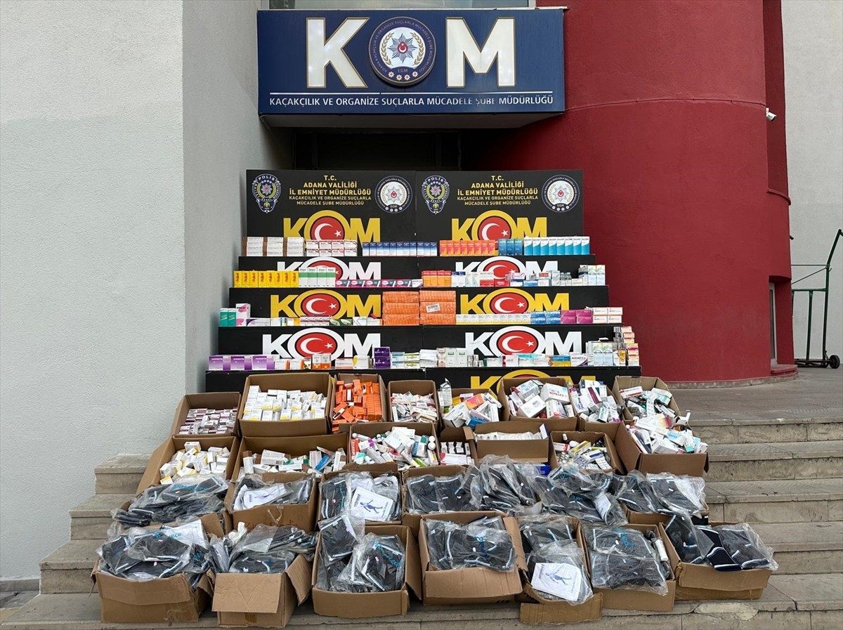 Adana'nın merkez Seyhan ilçesinde 31 bin 98 ilaç ve 1538 tıbbi malzeme ele geçirildi, 2 şüpheli...