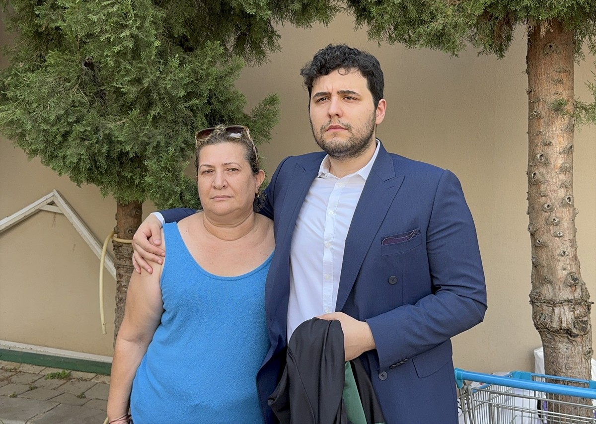 Adana'nın merkez Seyhan ilçesinde oğlu komşusu tarafından darbedilen  anne Ebru A., ev hapsi...