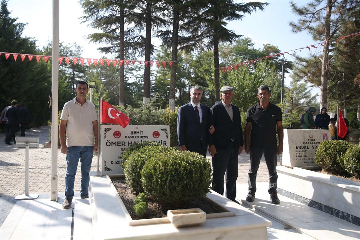 Aile ve Sosyal Hizmetler Bakan Yardımcısı Zafer Tarıkdaroğlu, Niğde'deki programları kapsamında...