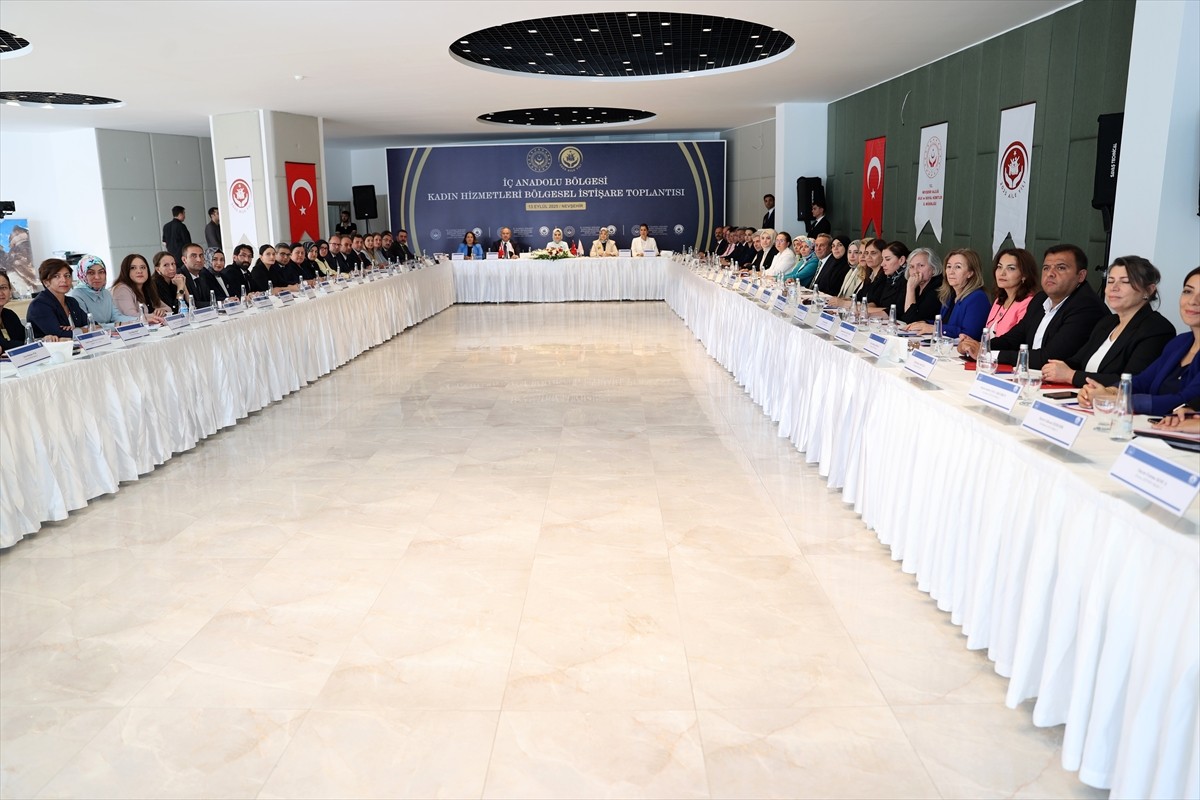 Aile ve Sosyal Hizmetler Bakanı Mahinur Özdemir Göktaş, Nevşehir Ticaret ve Sanayi Odası Konferans...