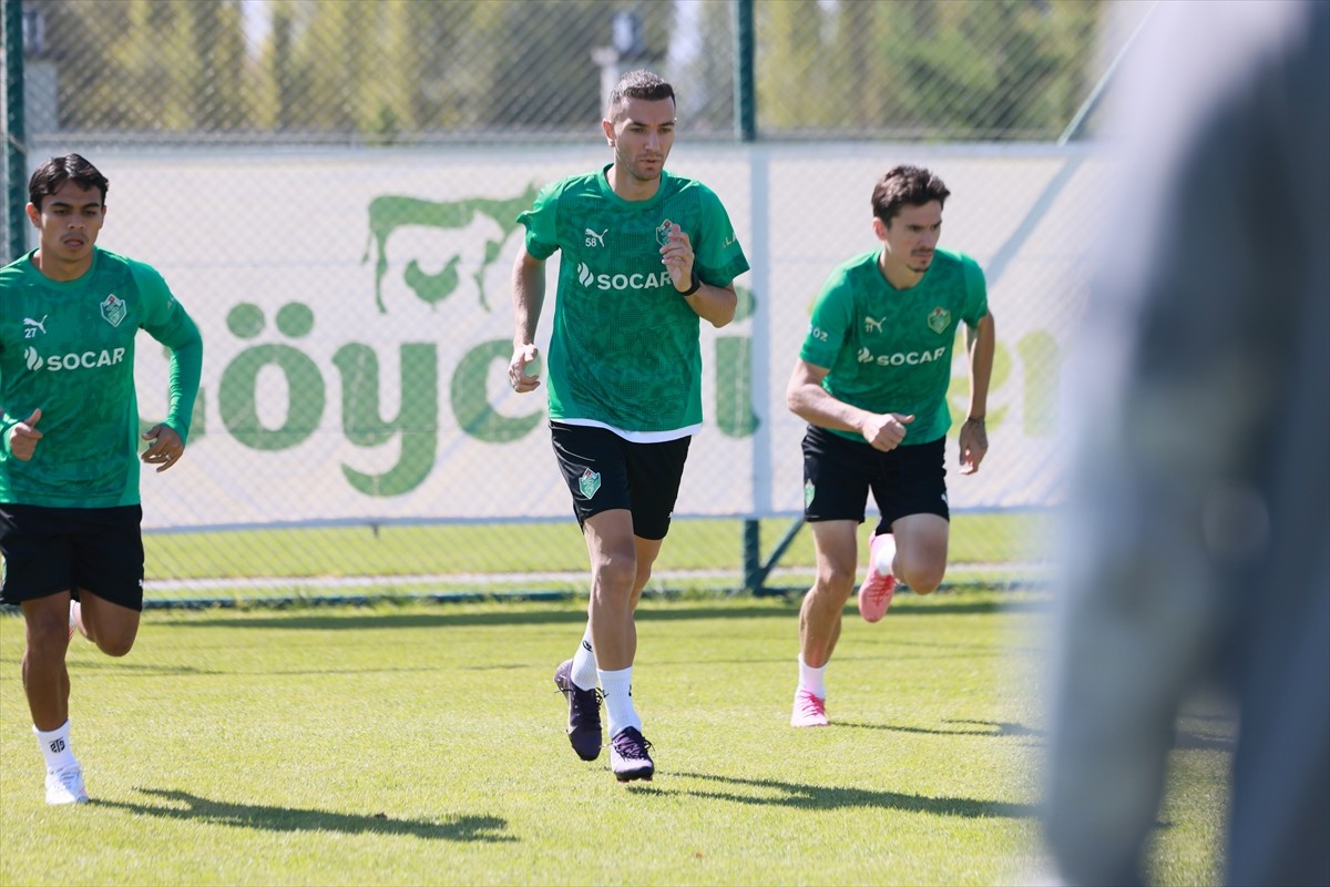 Alagöz Holding Iğdır FK, Trendyol 1. Lig'in 8. haftasında deplasmanda oynayacağı Esenler Erokspor...