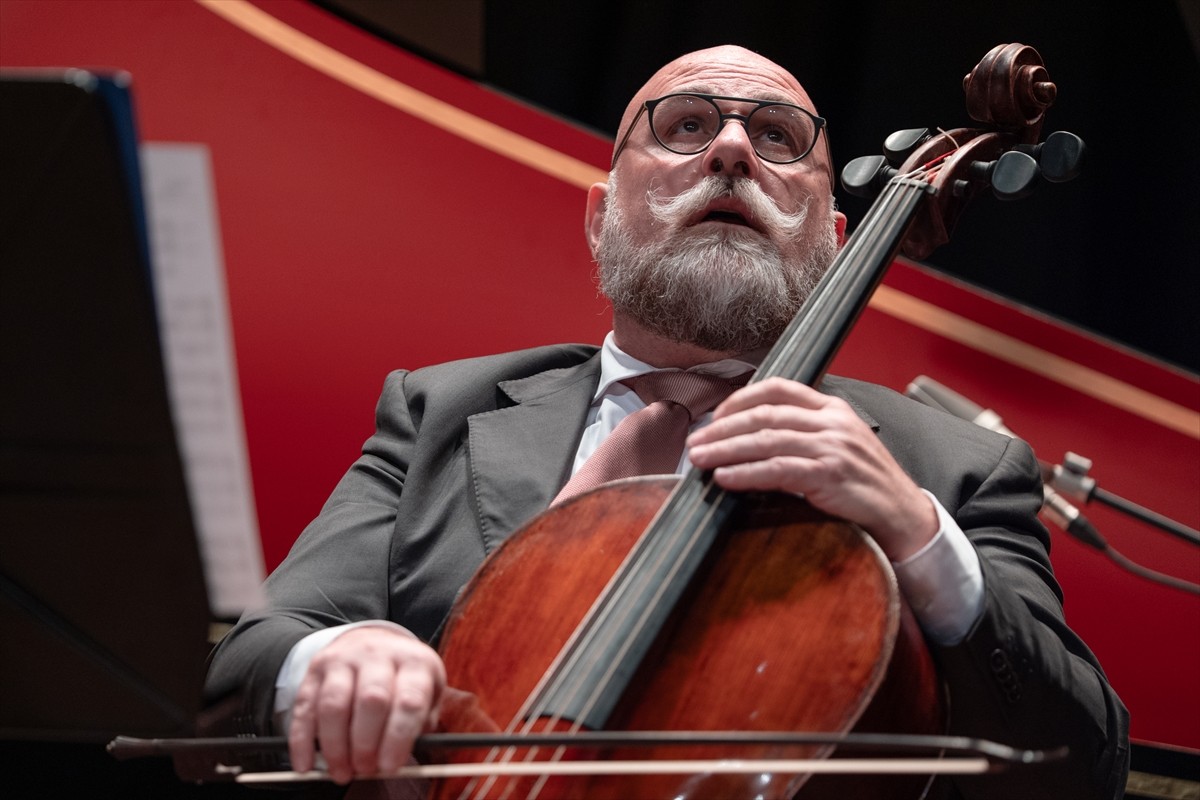 Ankara Kültür Yolu Festivali kapsamında Cumhurbaşkanlığı Millet Kütüphanesi Konferans Salonu'nda...
