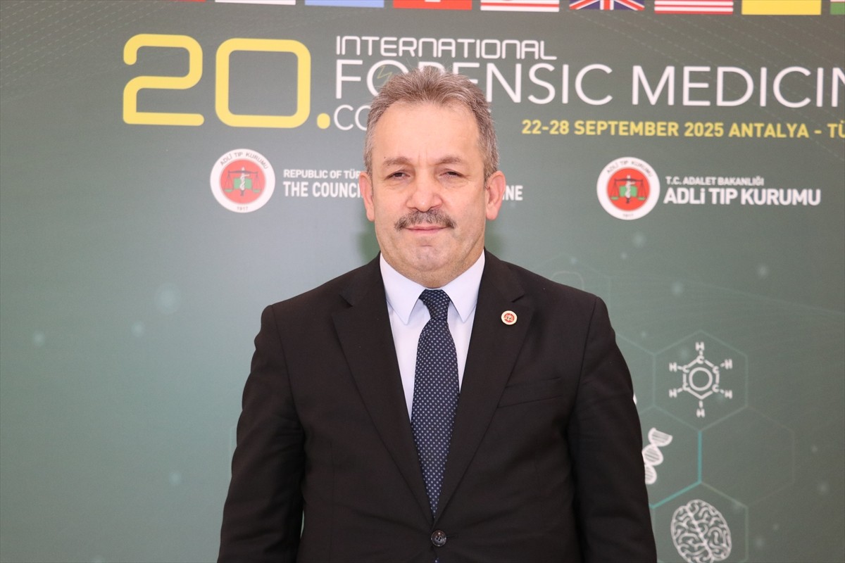 Antalya'da, 27 ülkeden yerli ve yabancı adli tıp ve adli bilimler uzmanlarını ağırlayan...
