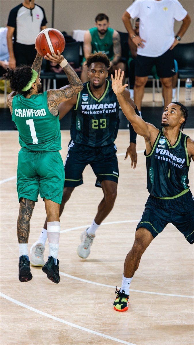 Antalya'da düzenlenen "Gloria Pre-Season Games 2025" basketbol turnuvasında Türkiye Sigorta...