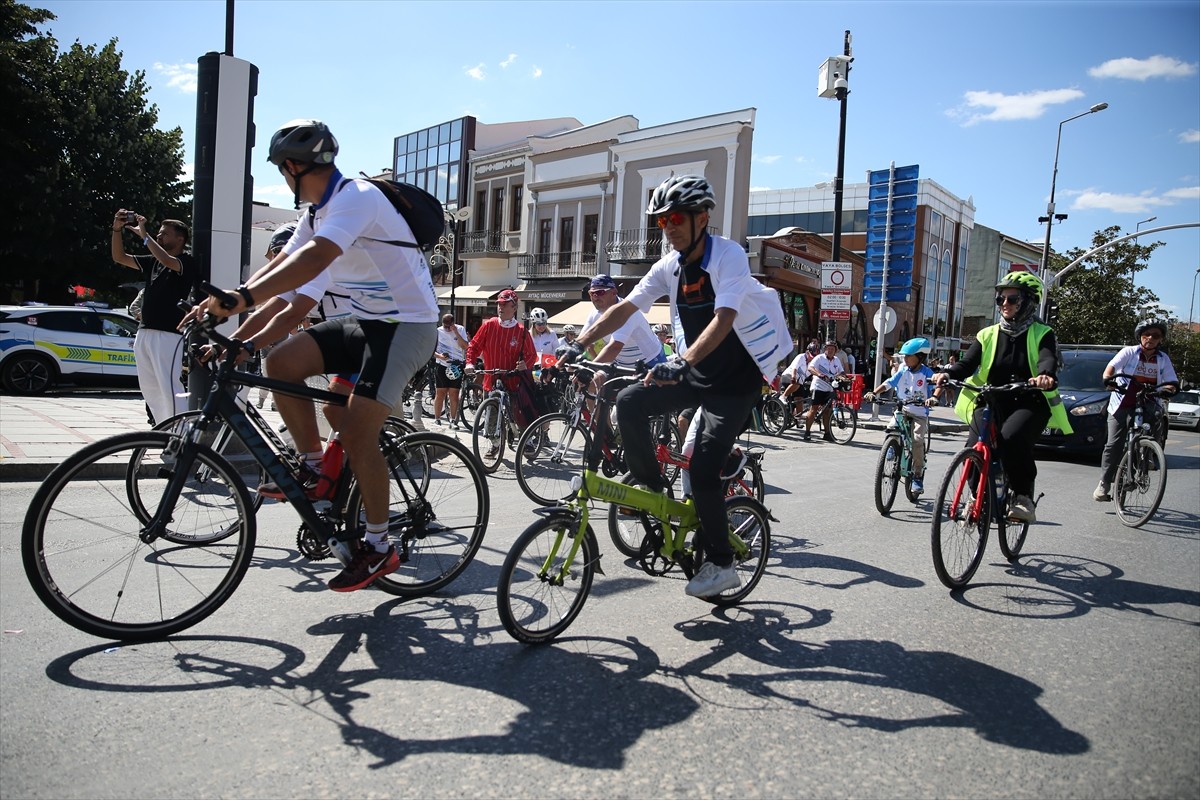 Avrupa Hareketlilik Haftası kapsamında "Edirne Uluslararası Bisiklet Festivali" düzenlendi. Avrupa...