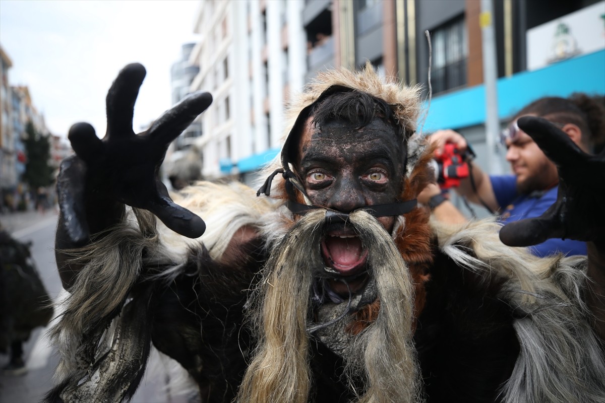 Balıkesir'in düşman işgalinden kurtuluşunun 103'üncü yıl dönümü, geleneksel "Tülütabaklar"...