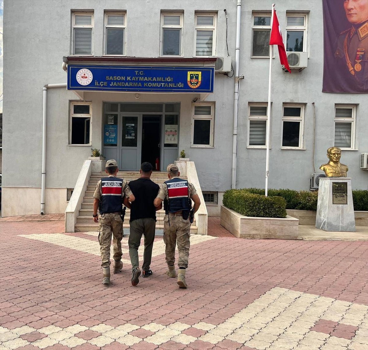 Batman'da düzenlenen uyuşturucu operasyonunda yakalanan zanlı tutuklandı.