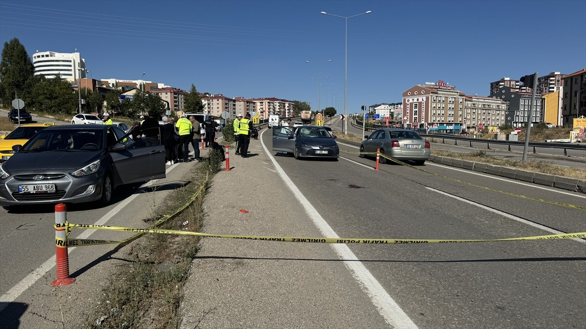 Bayburt'ta otomobilin çarptığı yaya ağır yaralandı. İhbar üzerine kaza yerine polis ve sağlık...