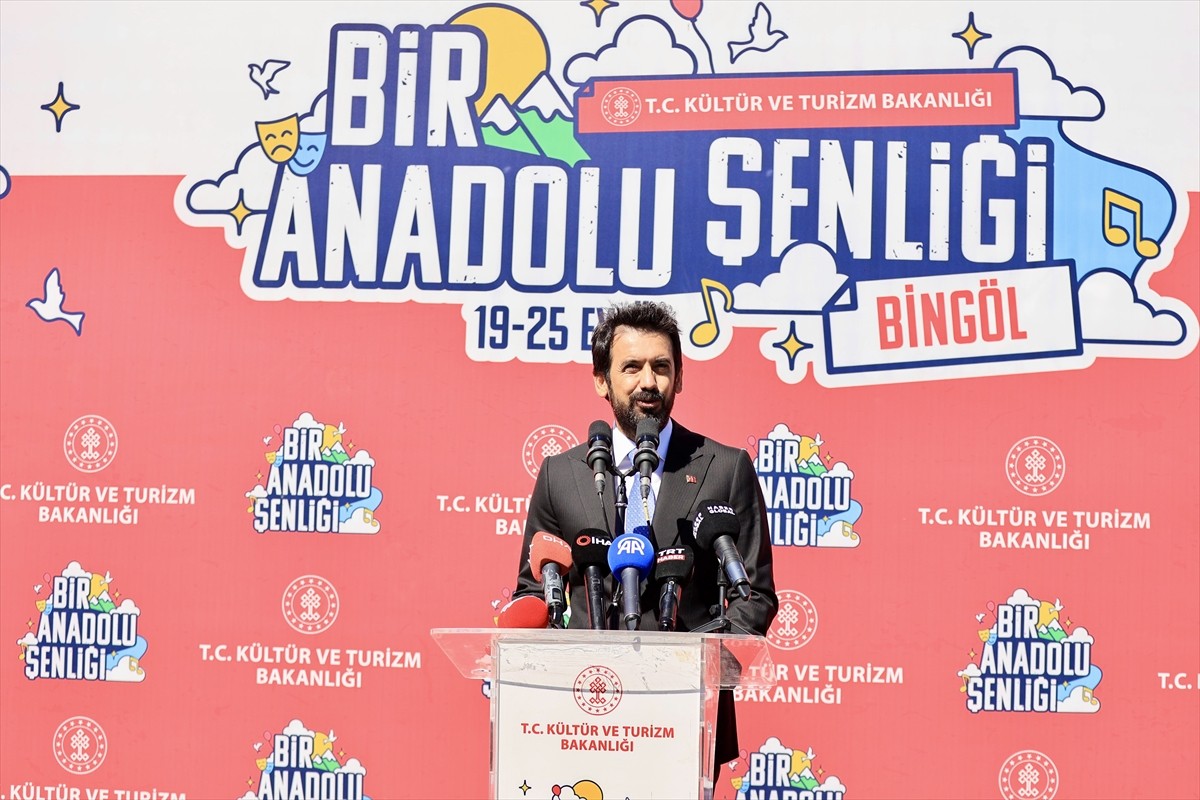 Bingöl'de çeşitli etkinliklerin düzenleneceği "Bir Anadolu Şenliği" başladı. Kültür ve Turizm...