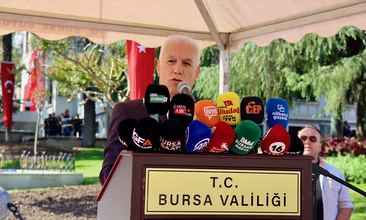 Bursa'nın düşman işgalinden kurtuluşunun 103. yıl dönümü dolayısıyla tören gerçekleştirildi. Bursa...