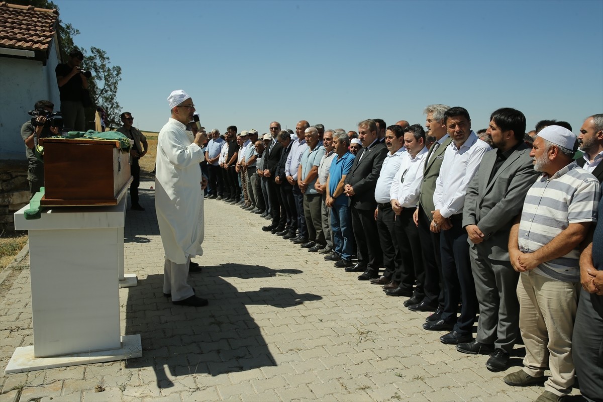 Büyük Birlik Partisi (BBP) Genel Başkanı Mustafa Destici, Eskişehir'de Günyüzü Belediye Başkanı...