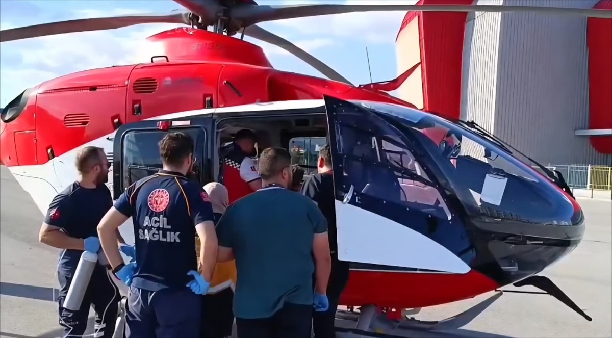 Çorum'da yoğun bakım tedavisi gören 8 aylık bebek ambulans helikopterle Ankara'ya sevk edildi.