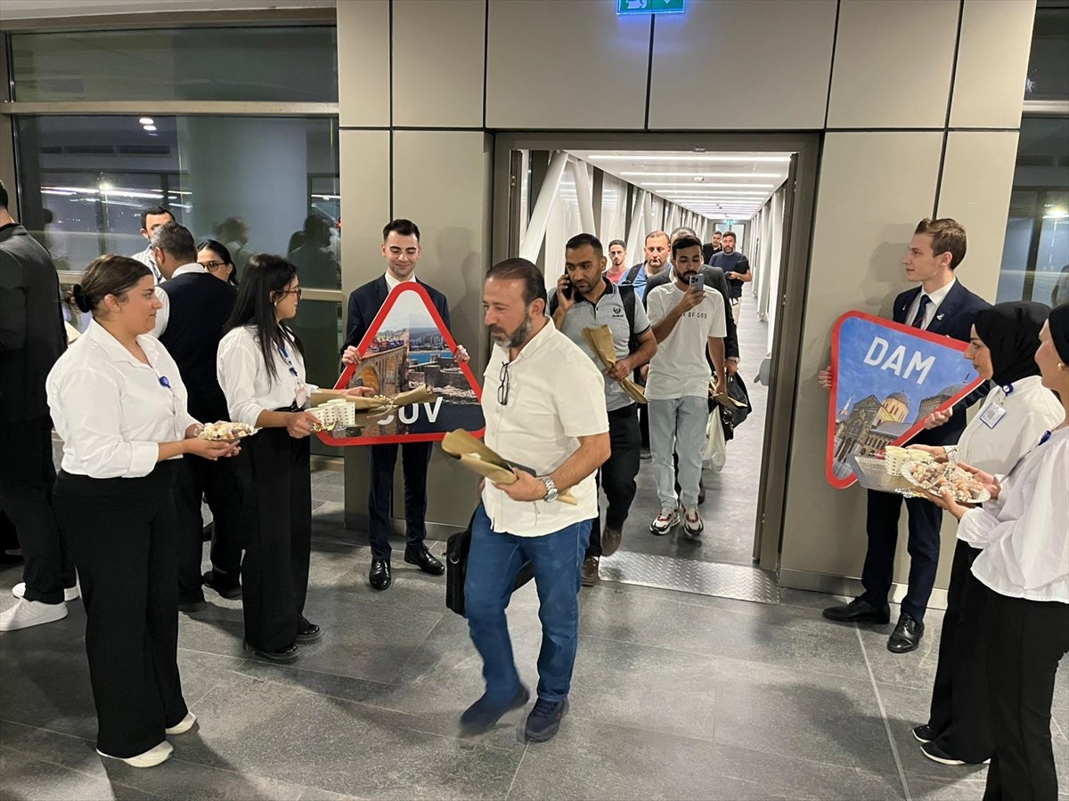 Çukurova Uluslararası Havalimanı ile Suriye'nin başkenti Şam arasında direkt uçuş seferleri...