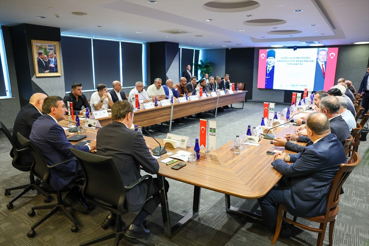 Cumhurbaşkanı Yardımcısı Cevdet Yılmaz,  Doğu-Güneydoğu sivil toplum kuruluşlarının...