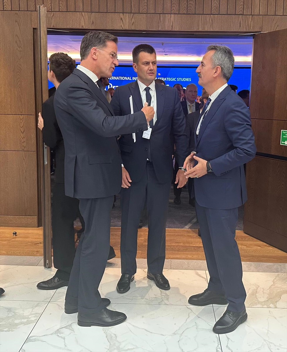 Cumhurbaşkanlığı Savunma Sanayii Başkanı Haluk Görgün (sağda), Çekya'nın başkenti Prag'da...