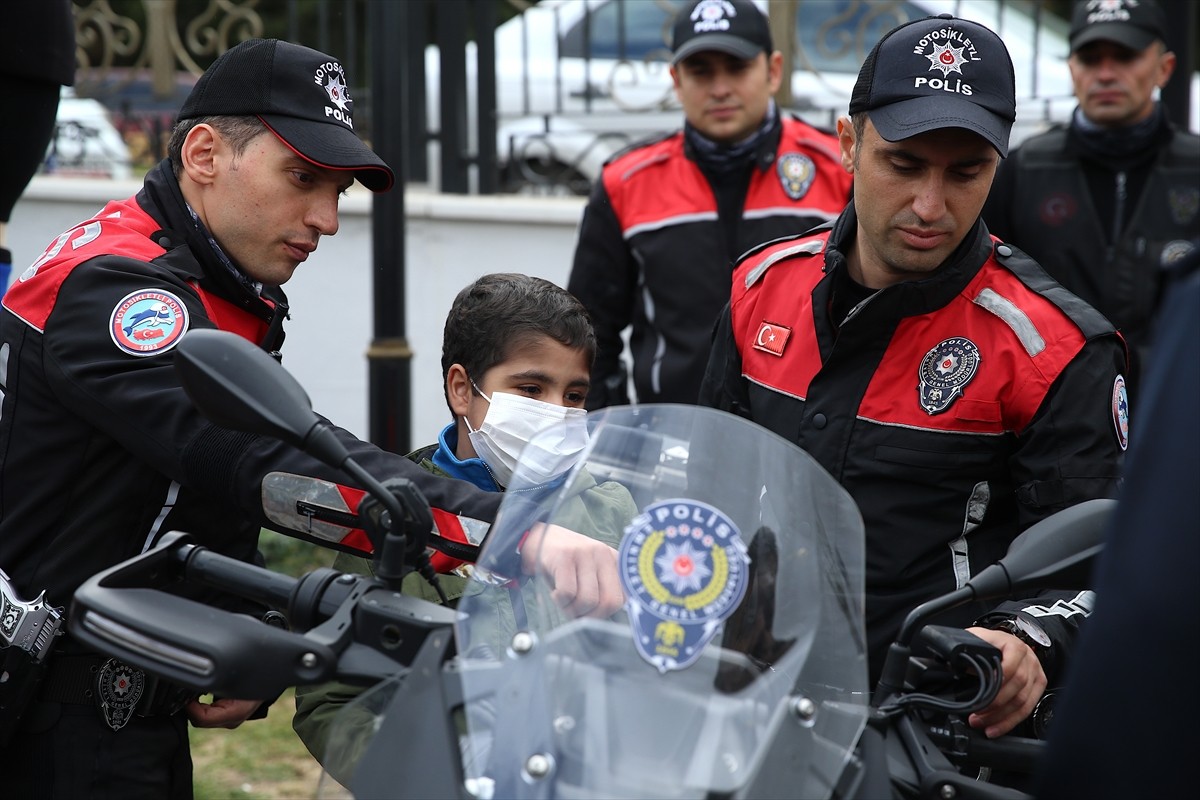Erzurum'da lösemi teşhisi konulmasının ardından ilik nakli yapılan 7 yaşındaki Sıraç...