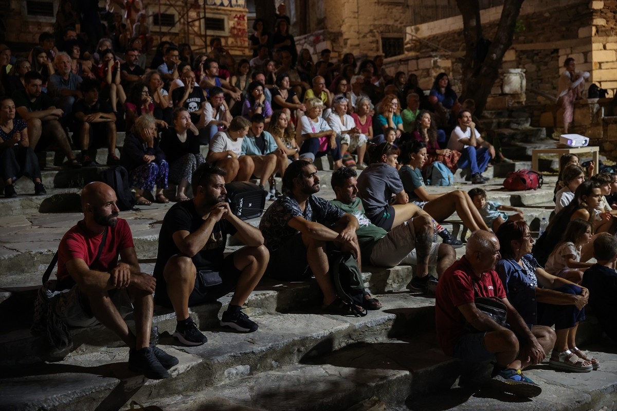 Gazze'ye insani yardım ulaştırmayı hedefleyen Küresel Sumud Filosu'na katılmak için yarın yola...