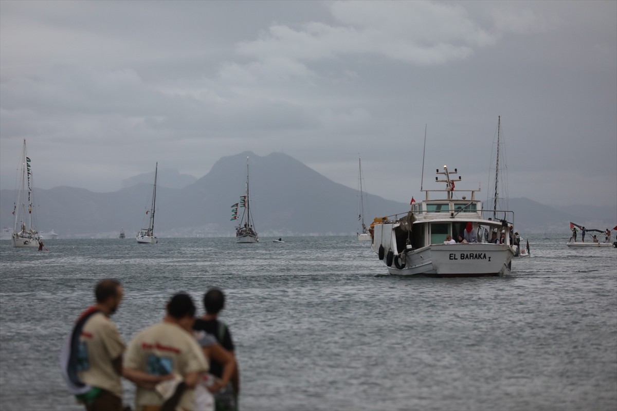 Gazze’ye doğru İsrail ablukasını kırmak ve insani yardım ulaştırmak amacıyla yola çıkan Küresel...